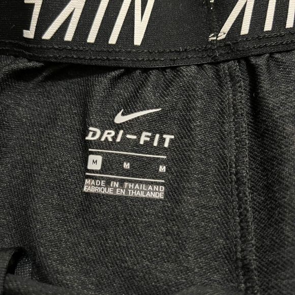 Nike Womens Dri-Fit Training Shorts Size Medium Grey (read description) - Picture 4 of 9